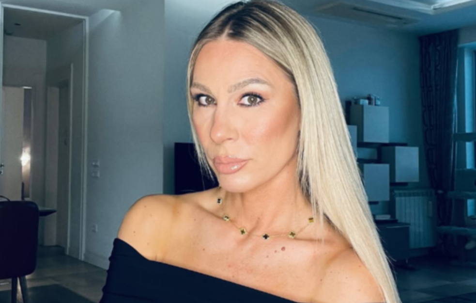 Vesna Đogani objavila fotke sa plaže pa napravila haos na mrežama (FOTO)