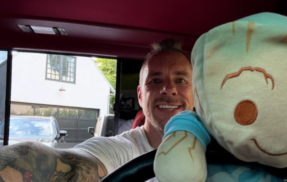 Iznenađenje za sve fanove: Glumac objavio golu fotku svoje supruge (FOTO)
