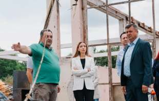 Ministarka Mesarović obišla Kuršumliju,pružila podršku ugroženima posle požara
