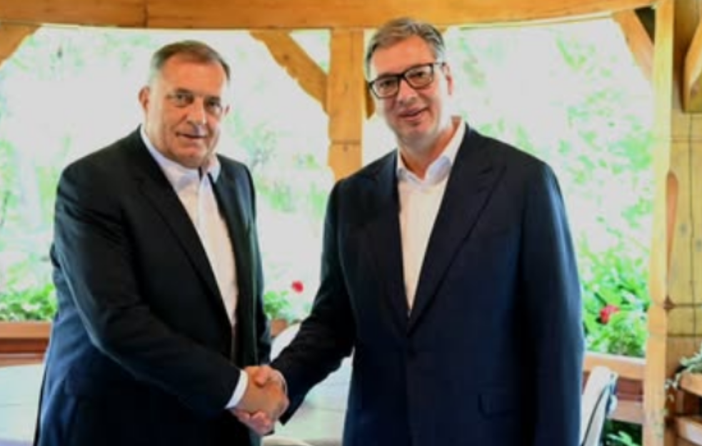 Hoće li Vučić da pusti Dodika niz vodu?