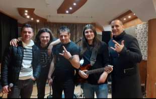 Amadeus bend doživeo saobraćajnu nezgodu: Prevrnuo se kombi poznatih muzičara