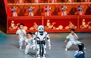 Peking <span style='color:red;'><b>organ</b></span>izuje Svetske igre za robote
