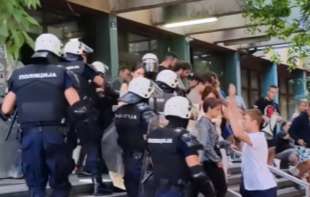 VIDEO koji demantuje Ministarstvo pravde: Nasilnici neće zaustaviti rad institucija Republike Srbije 