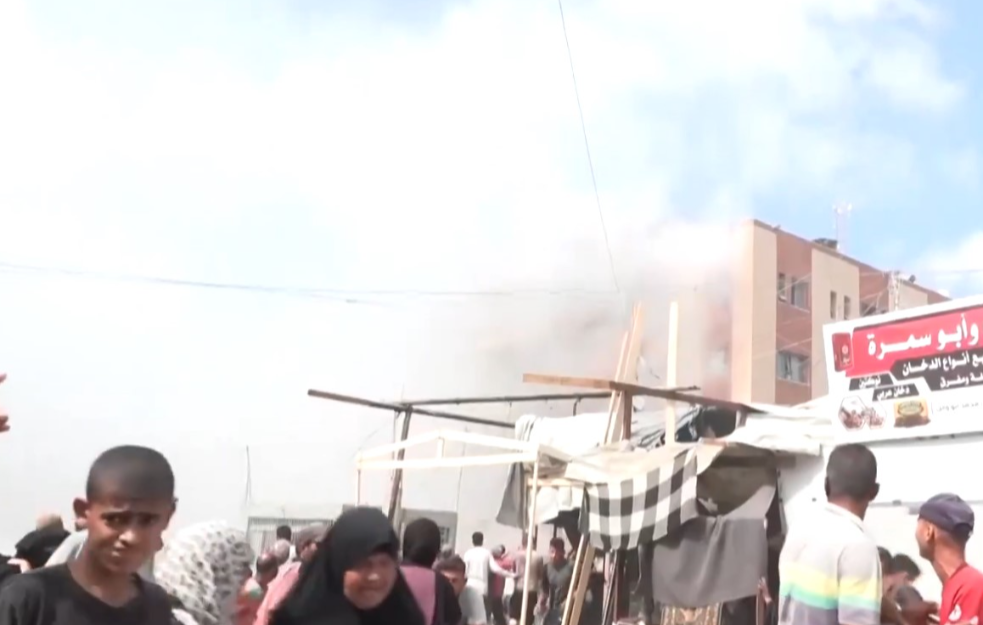 Izraelci gađali bolnicu u Gazi: Ubijeno najmanje 20 osoba, među njima lekari i novinari, svet zgrožen (VIDEO)
