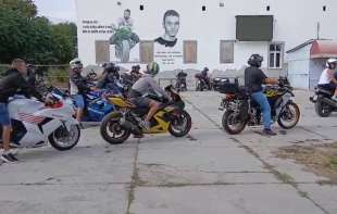 PROTIV ZABORAVA: BAJKERI VOZILI KRUG ZA POGINULOG LUKU JOVOVIĆA (15) Prošle godine poginulo 60 motociklista, STOP CRNOJ STATISTICI 