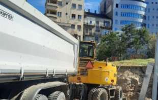Širi se Beograd na vodi, počeli radovi u podnožju Terazijske terase: Bager kopa, nikom nije jasno šta se radi 