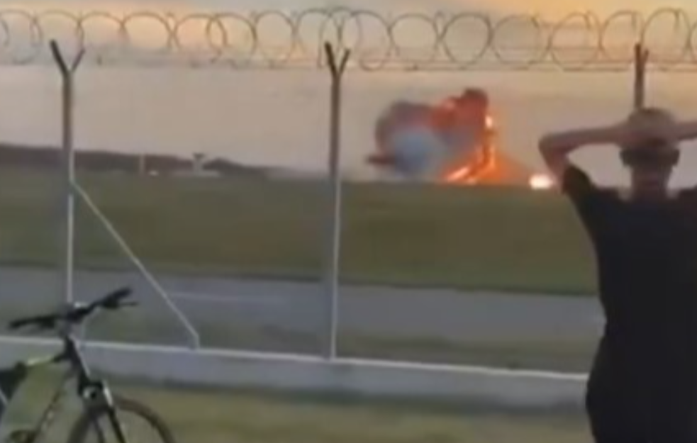 Poljski lovac F-16 se srušio prilikom pripreme aeromitinga: Pao je na zemlju kao strela usledila je strašna eksplozija (VIDEO)