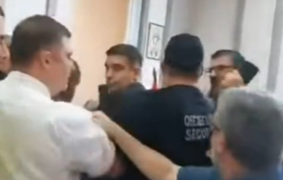 Naprednjaci u Zaječaru ignorišu sud i krše zakon: Predsedavajući posle tuče odložio sednicu Skupštine do daljeg