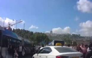 Stravične scene u Jerusalimu: U terorističkom napadu na autobus ubijeno pet osoba, najmanje 22 povređeno (VIDEO)