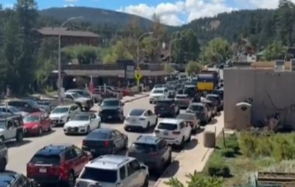 Epidemija nasilja u Americi: Pucnjava u srednjoj školi u Koloradu, najmanje troje učenika ranjeno (VIDEO)