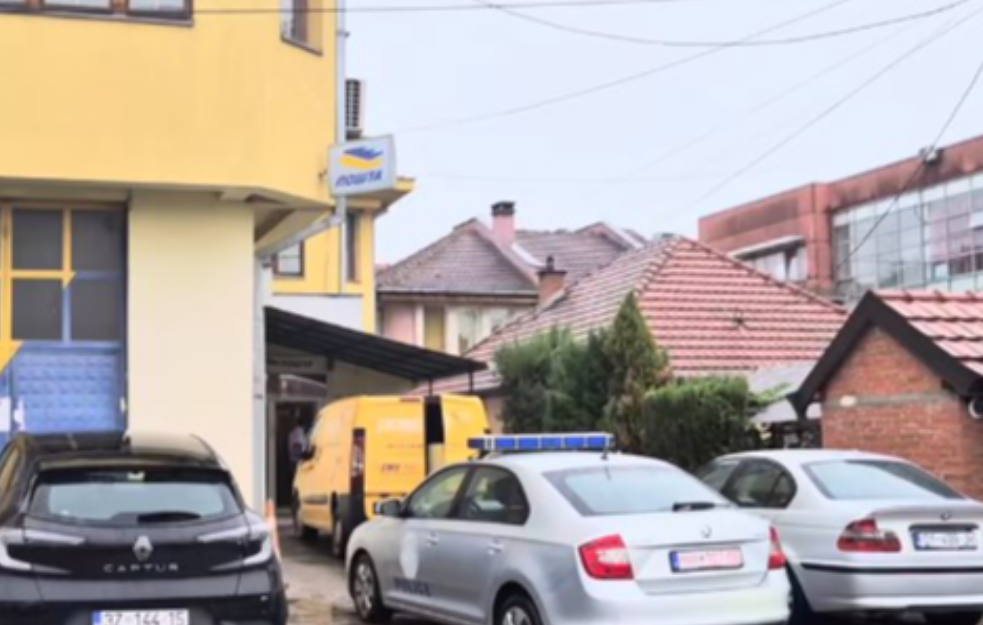 Proteruju sve srpsko: Tzv. pošta Kosova, uz asistenciju tzv. kosovske policije, preuzima objekat Pošte Srbije u Gračanici