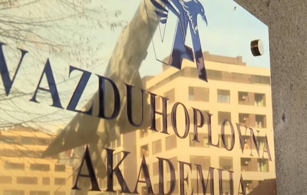 Ministarstvo prosvete: Neistiniti navodi da se gasi Srednja škola 