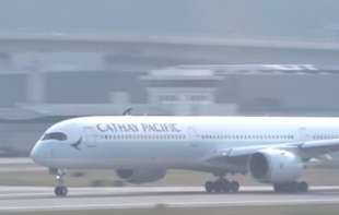 Međunarodni aerodrom u Hong Kongu obustavlja sve letove za putnike