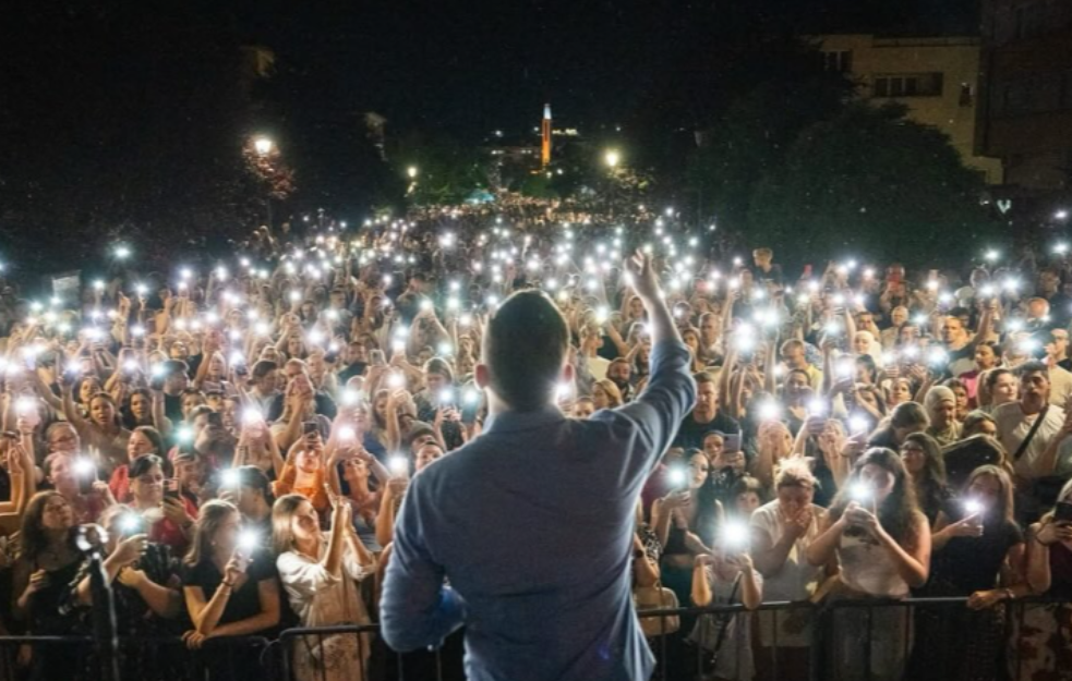 Pevač progovorio o teškoj operaciji nakon koje mu se promenio život: „Imao sam problem odmalena“