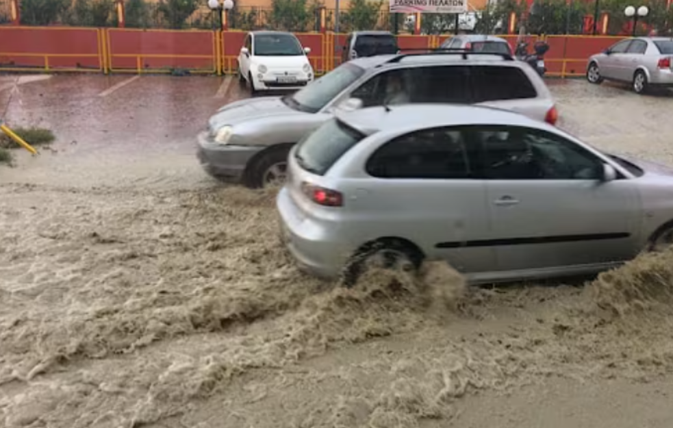 Olujno nevreme zatvorilo škole i vrtiće na Zakintosu: Upozorenje za celo područje Grčke