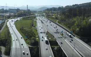 Švajca<span style='color:red;'><b>rs</b></span>ka uvodi ograničenje brzine od 80 km/h tokom špica zbog sve većih saobraćajnih gužvi