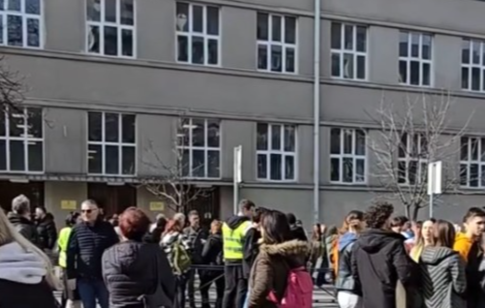 Uznemirujuća objava o stanju u Petoj beogradskoj gimnaziji: Odeljenje II-1 na udaru zbog ćaci matematičara