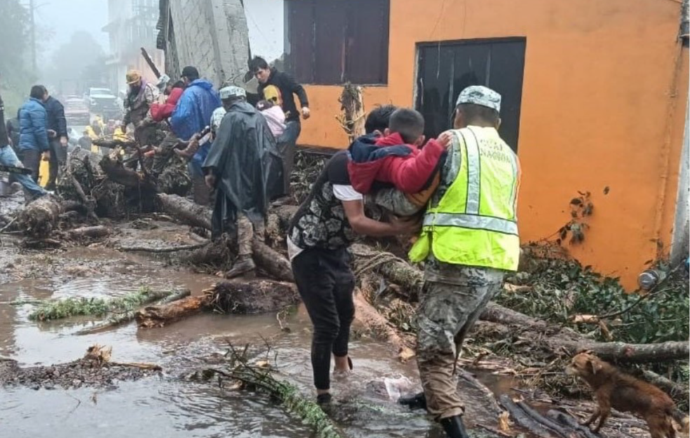 Stravične poplave u Meksiku: Poginule najmanje 64 osobe, još 65 se vodi kao nestalo (VIDEO)