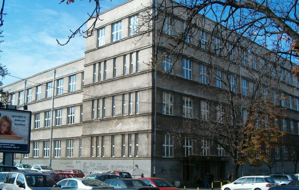 Počela fizička blokada Pete beogradske gimnazije