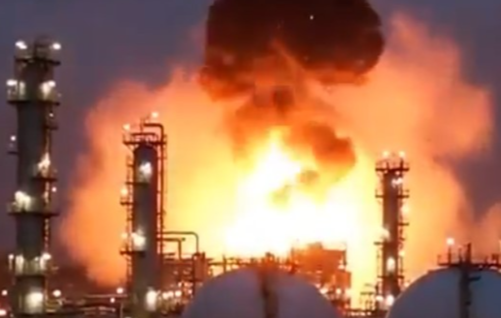 Orenburg gori: Ukrajinski dronovi pogodili najveće postrojenje za preradu gasa na svetu (VIDEO)