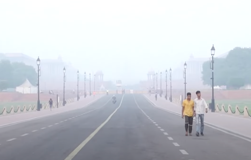 Gusti smog obavio glavni grad Indije 