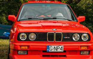 BMW M3 E30 prodat za 325.000 evra