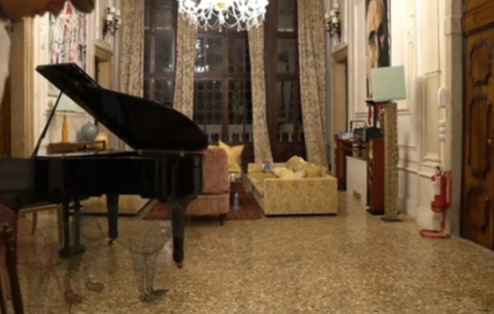 Baka Prase pokazao vilu koju je uzeo u Italiji