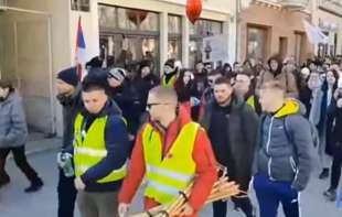 Studenti iz Vršca kreću za Novi Sad, u Zrenjaninu se spajaju sa još jednom grupom