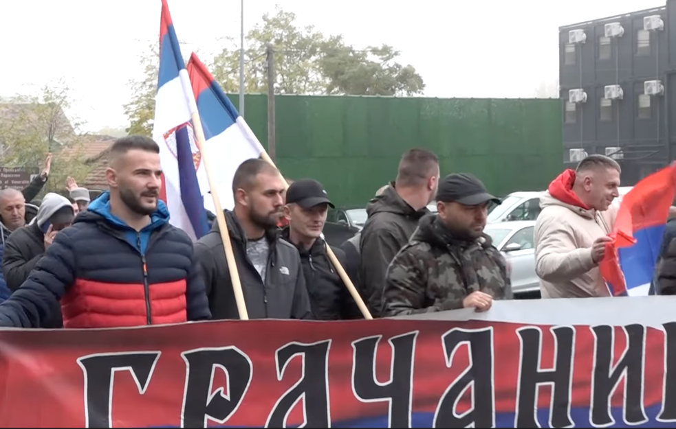 Srpski nacionalni forum:  Šetnja grupe Srba s Kosova ka Novom Sadu manipulacija mladima