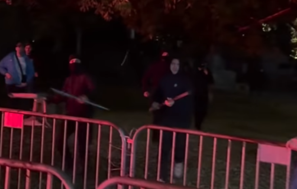 Divljački napad maskiranih batinaša iz „ćacilenda“ na građane