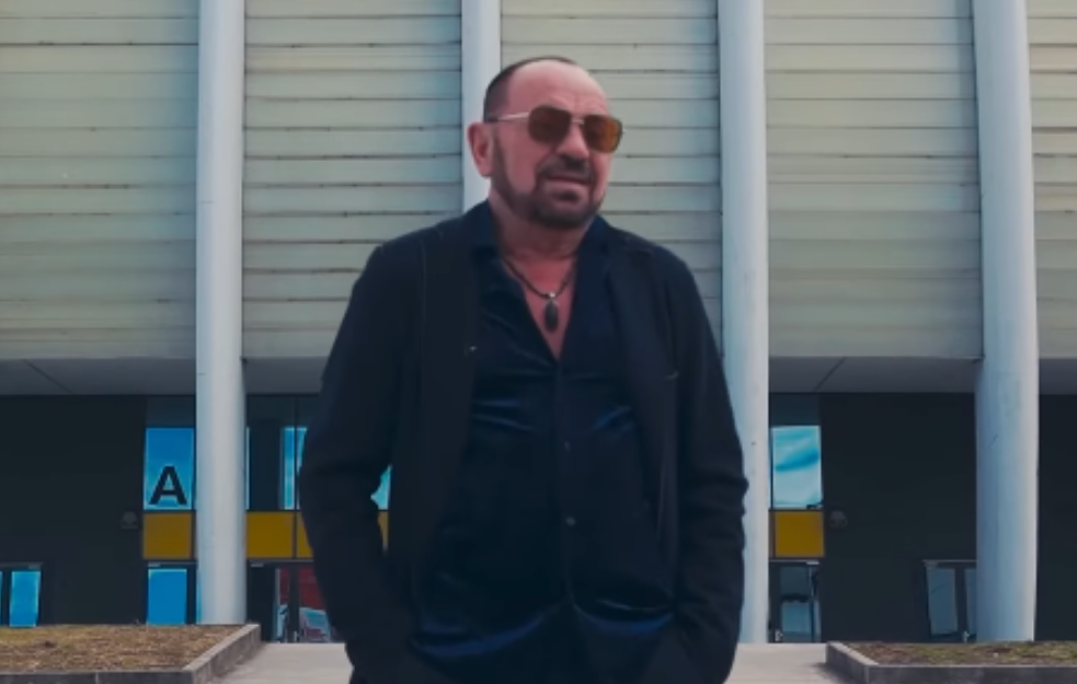 Folker prima penziju iz tri države, evo koliko mu mesečno leže na račun