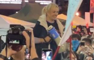 Dijana Hrka šesti dan štrajkuje glađu: “Ne tražim ništa za sebe, već pravdu za sina i za svu decu ove zemlje”