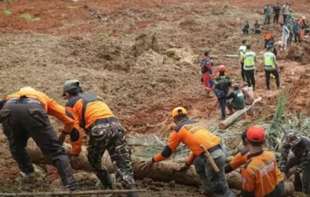 Šestoro poginulih i 17 nestalih u klizištu u Čilakapu