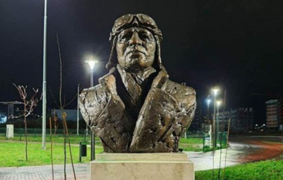 Zaboravljeni heroj Srbije: Tragična sudbina Steve Popova, pilota koji je spasao ceo jedan grad