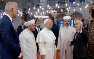 Papa Lav XIV posetio Plavu džamiju u Istanbulu