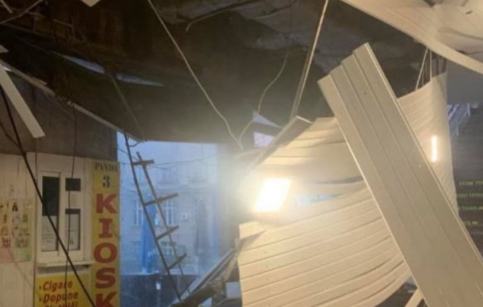 Drži vodu dok majstori odu: Pao deo plafona u Sportskom centru Pinki u Zemunu 