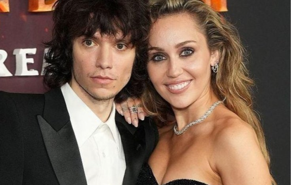 Majli Sajrus se verila