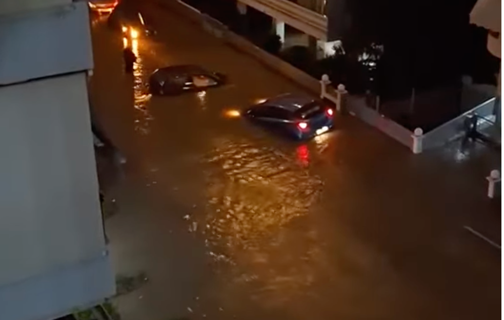 Oluja Bajron izazvala poplave i zatvaranje puteva i škola širom Grčke