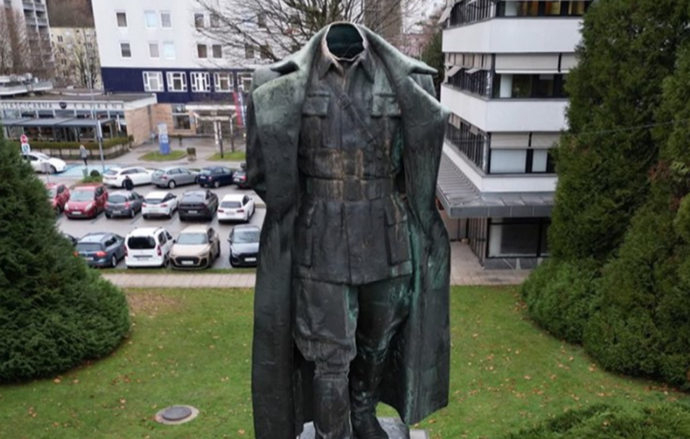 Titu odrubljena glava: Oskrnavljen spomenik Josipu Brozu u Velenju