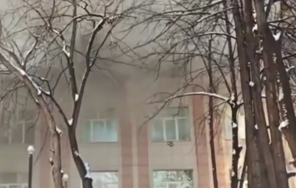 Ugašen požar na Pedagoškom fakultetu u Novosibirsku