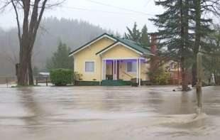 Desetine hiljada ljudi u Vašingtonu ugroženo zbog poplava