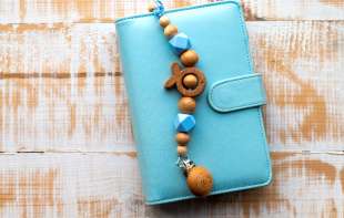 Prema feng šuiju ovu boju novčanika zaobiđite