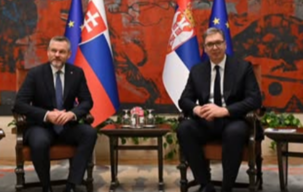 Vučić dočekao predsednika Slovačke uz najviše državne počasti