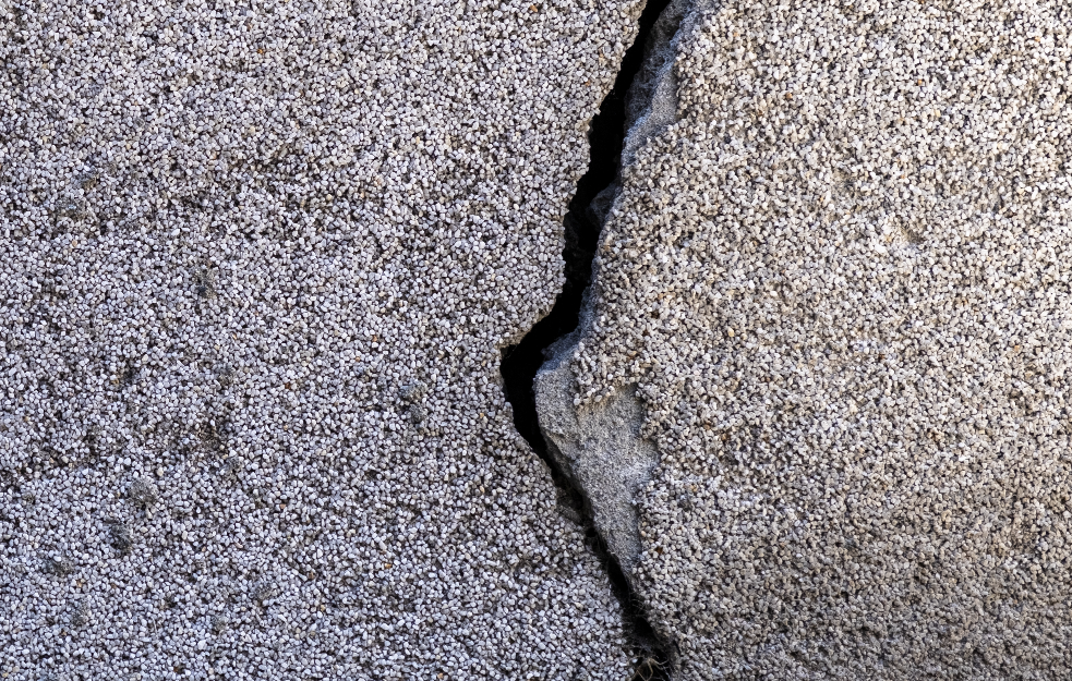 Rupe na kolovozu: Kada štetu plaća upravljač puta, a kada vozač