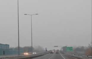 Putevi u Srbiji prohodni i bez snega, magla na više putnih pravaca, moguća poledica