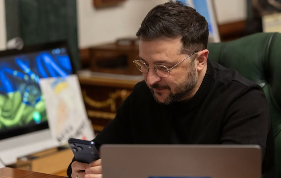 Irski novinar: Zelenski u Ukrajini prodaje sve, čak i najsvetiji dan