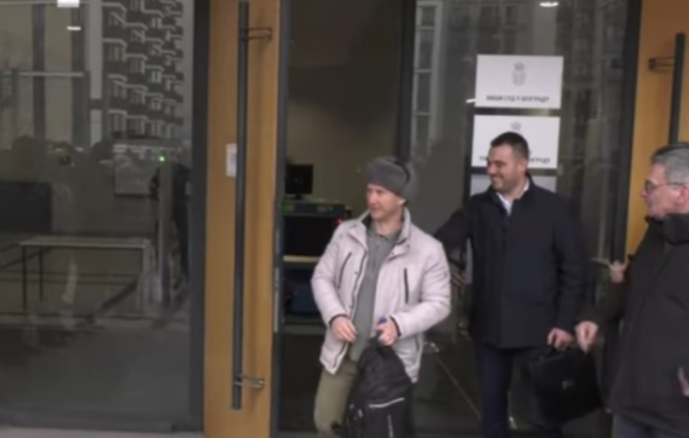 Novinar Aleksandar Dikić pušten da se brani sa slobode 