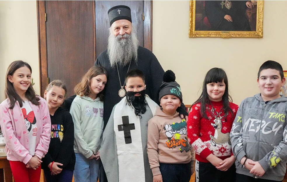 Osnovci iz Novih Kozaraca posetili Hram Svetog Save i patrijarha Porfirija