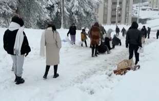 U Turskoj otkazani letovi i obustavljena nastava u više pokrajina zbog lošeg vremena