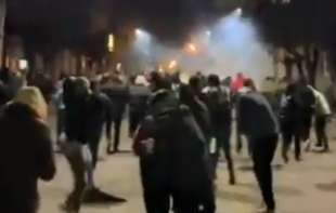 Eskalirali protesti u Iranu: Gore ulice, broje se mrtvi (VIDEO)